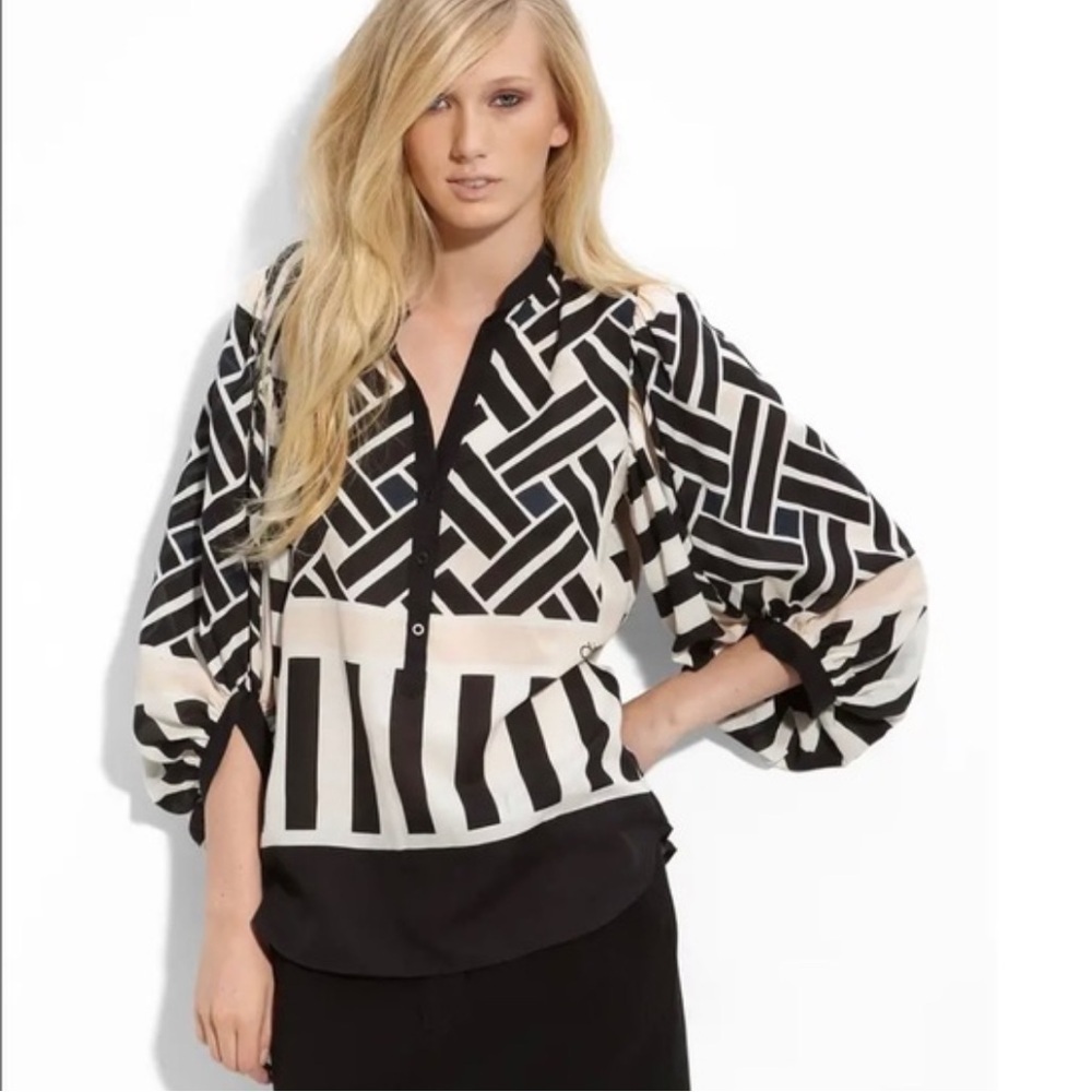 Diane Von Furstenberg,Syrahni Blouse Black Cream Size 2, Cotton
Silk Designer